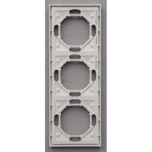 Рамка 3-местная универсальная Ardero Soft серебро EF103-S - фото 2 | СТС Рамка 3-местная универсальная Ardero Soft серебро EF103-S - фото 2