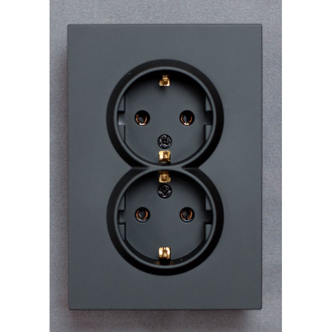 Ardero ER122-B розетка двойная с заземлением чёрный 16А Soft Ardero ER122-B розетка двойная с заземлением чёрный 16А Soft