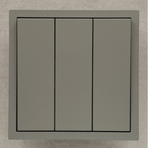 Ardero EV113-G вимикач 3-клавішний, механізм сірий 10А Soft - фото 1