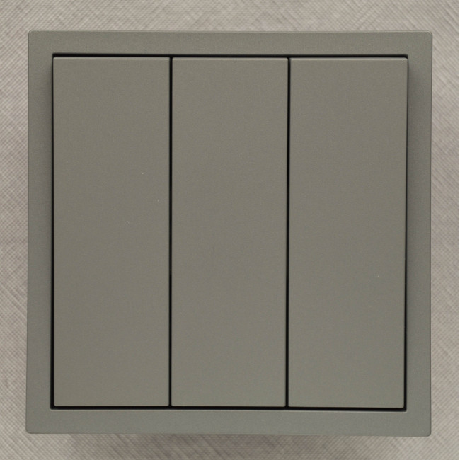 Ardero EV113-G выключатель 3-клавишный, механизм черный 10А Soft